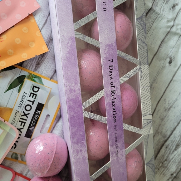 Face Masks + Bathbombs Assortment - Picture 3 of 4